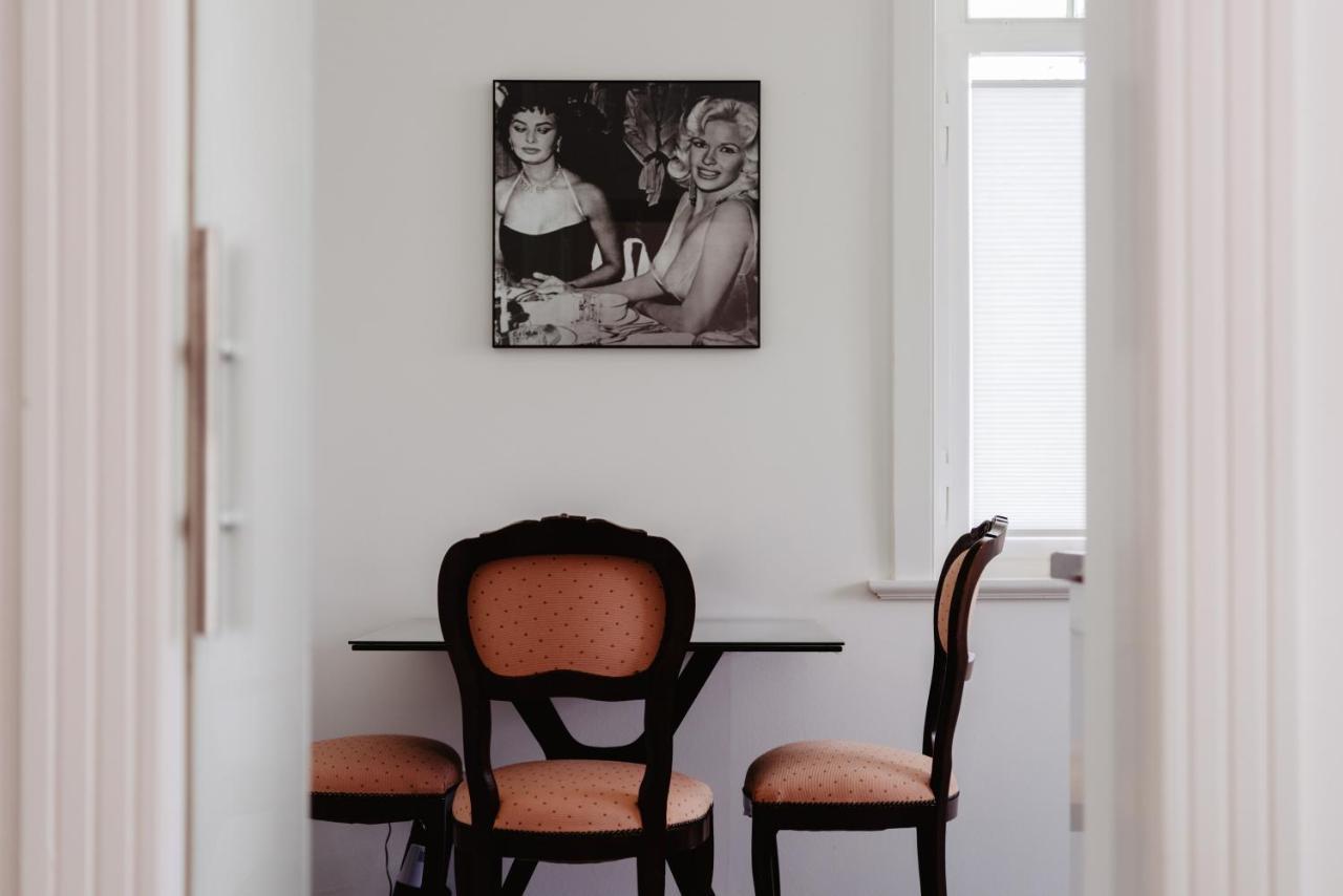 Apartment First Wohnen Gmbh