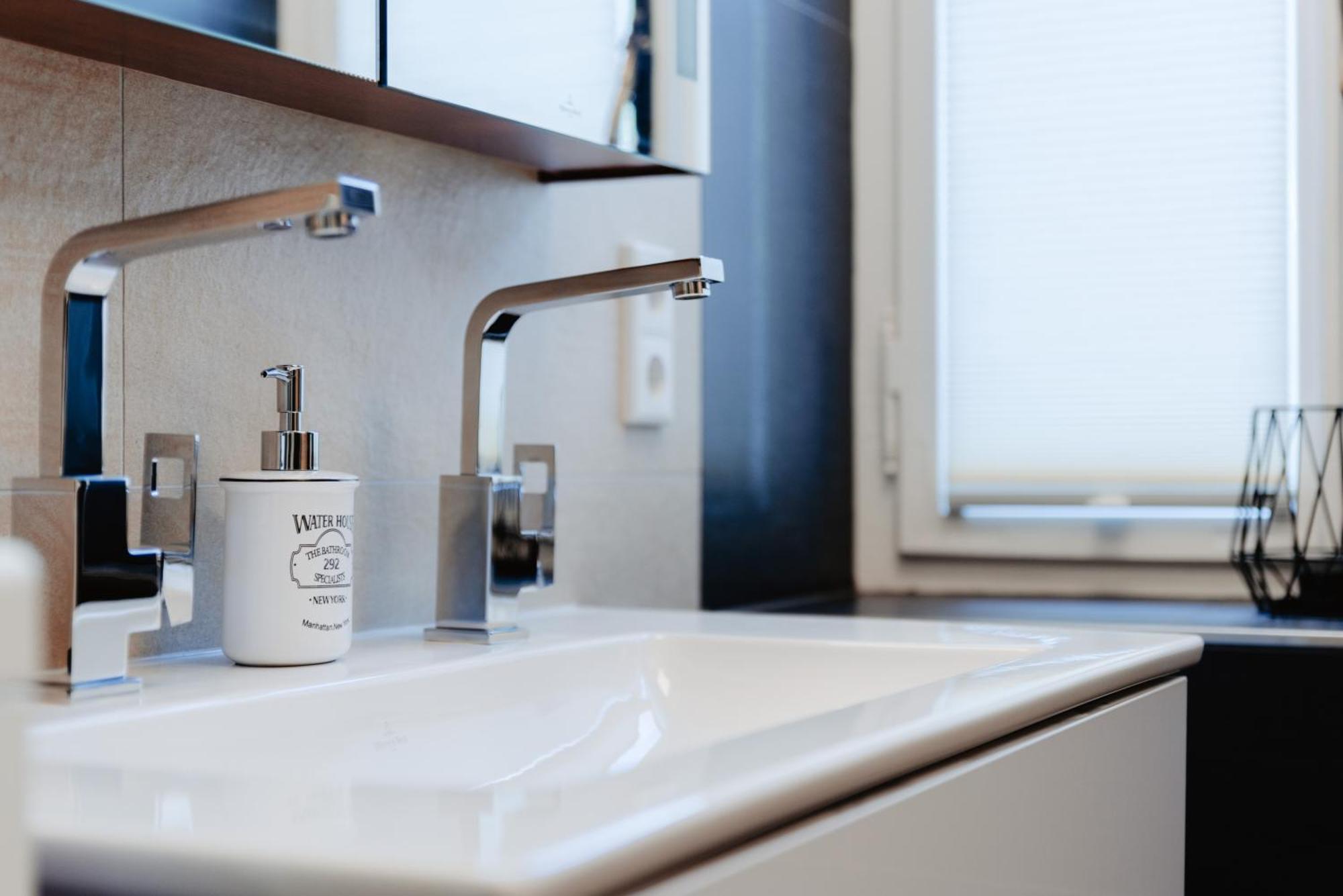First Wohnen Gmbh Apartment *