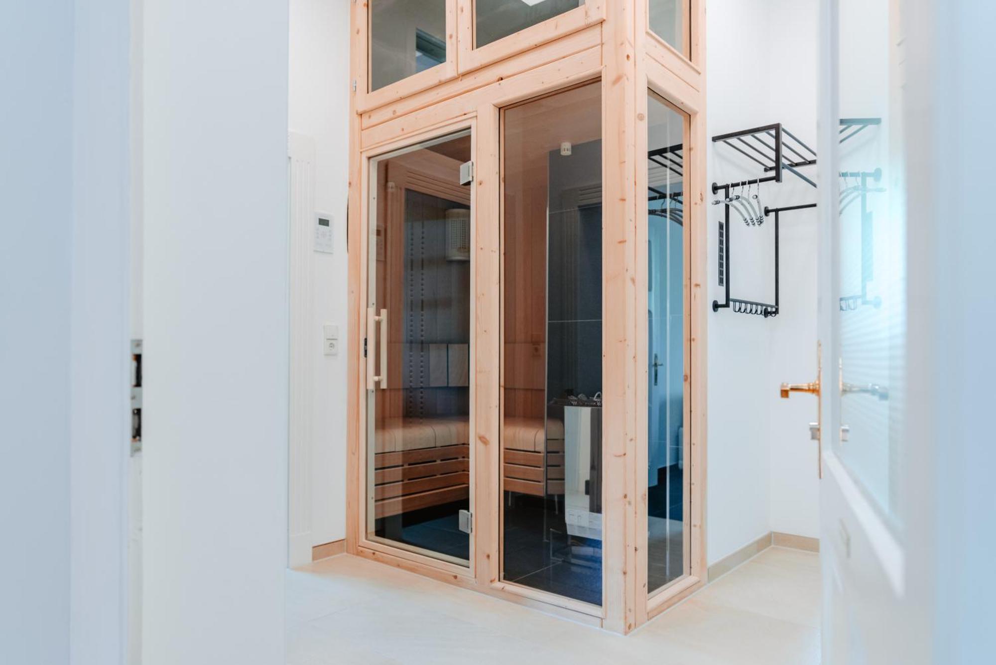 First Wohnen Gmbh