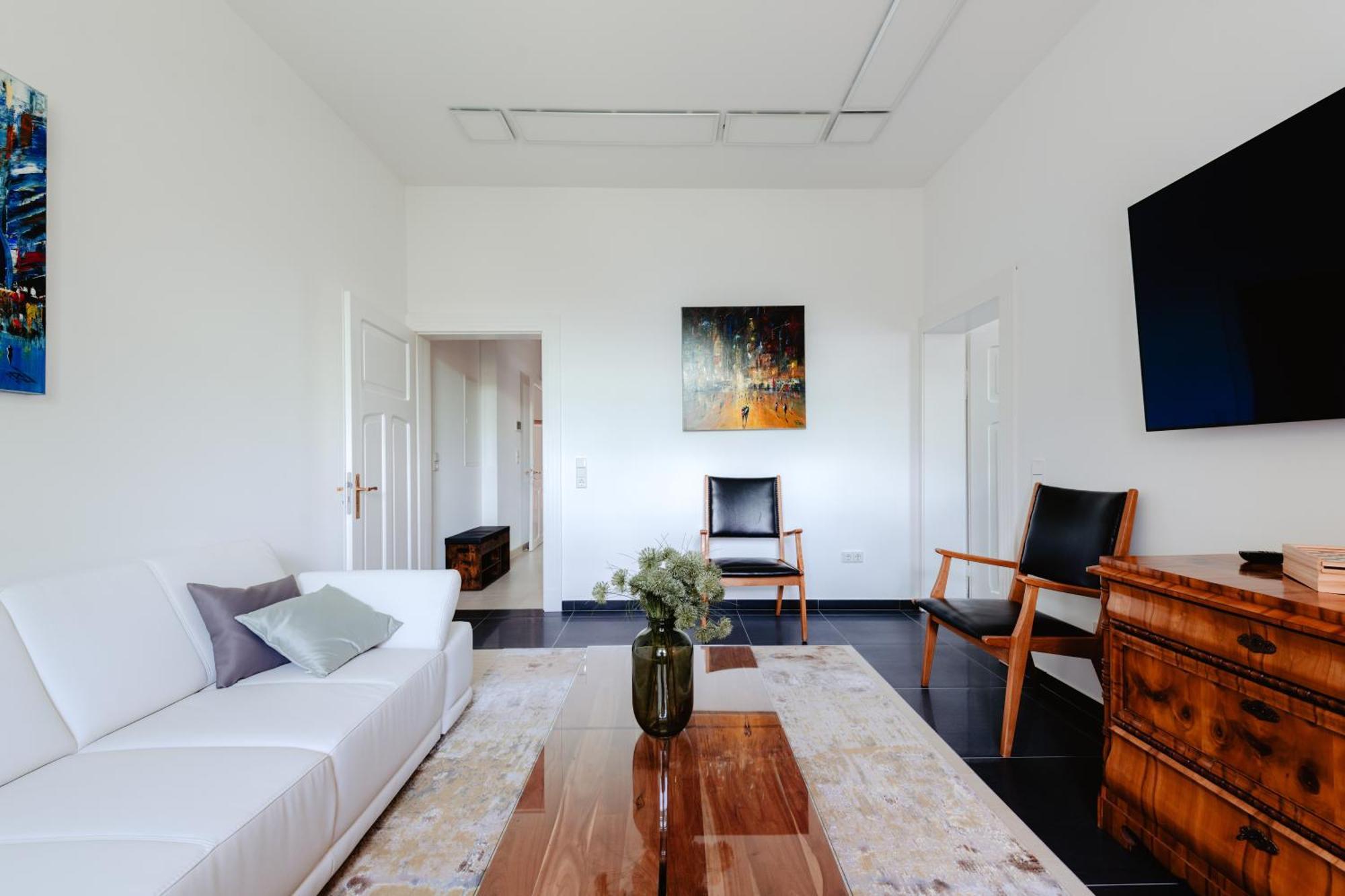 Apartment First Wohnen Gmbh