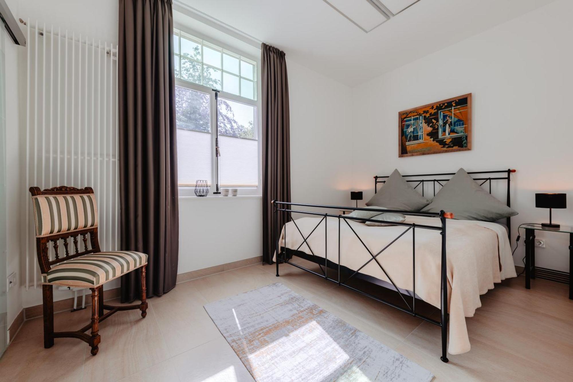 Apartment First Wohnen Gmbh *